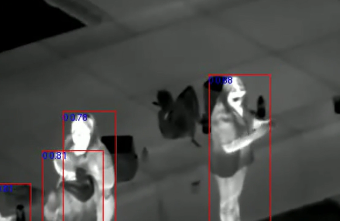 Infrared image with detected objects outlined
